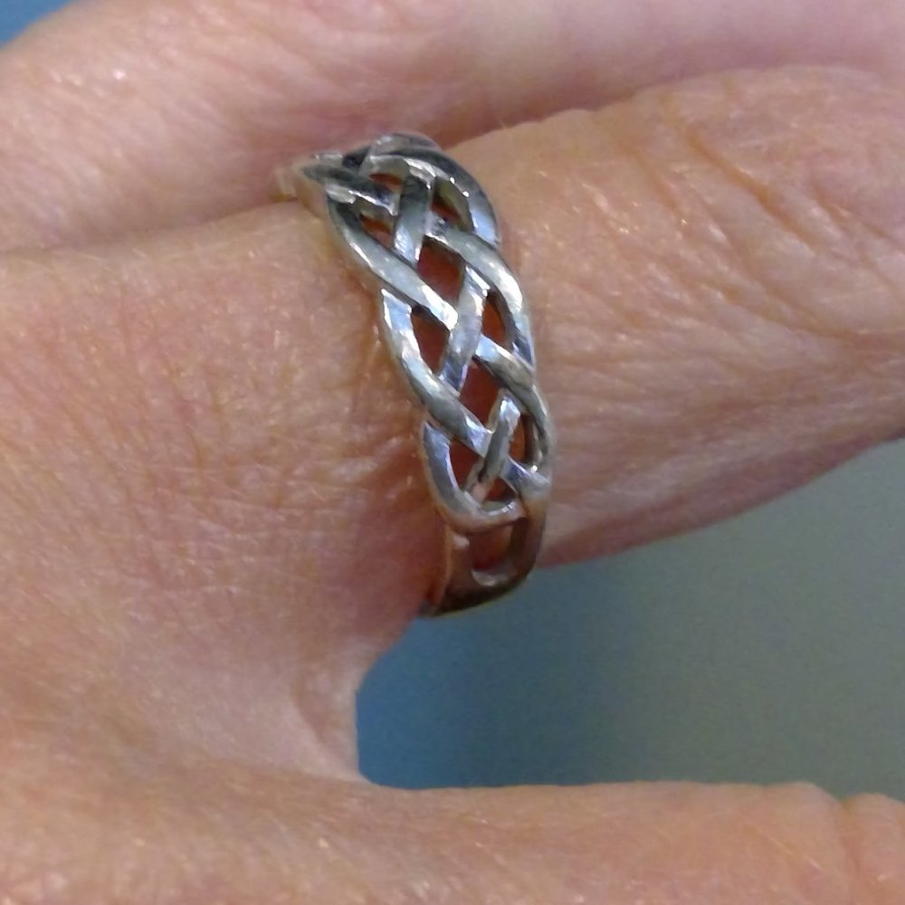 Braided ring - Picture 4 of 4